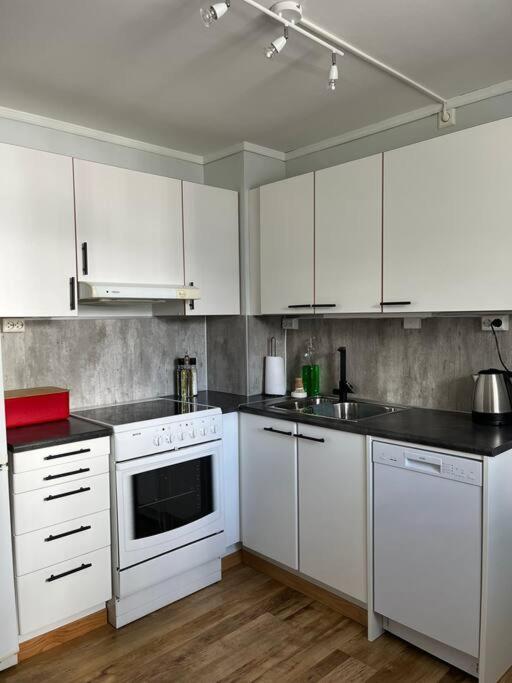 Cozy Ground Floor Apartment Tromsø Exteriör bild